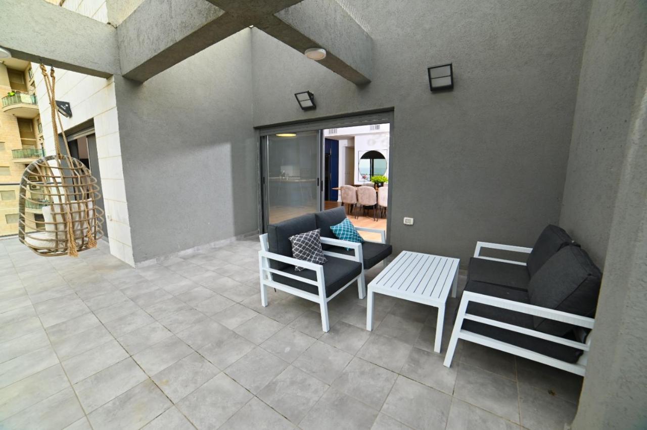 Royal Serenity Penthouse Tiberias Room photo